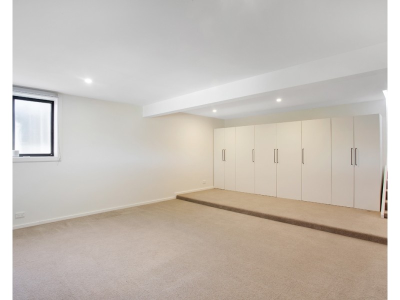 16 Dora Street, Lisarow NSW 2250