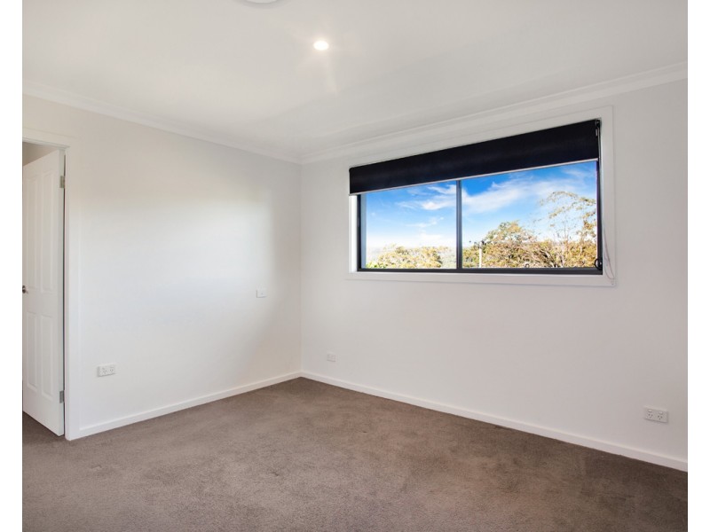 16 Dora Street, Lisarow NSW 2250