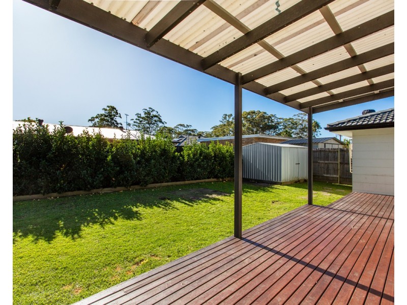 16 Dora Street, Lisarow NSW 2250