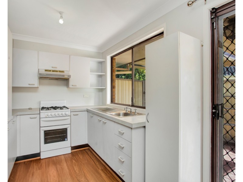 1/11 Donna Close, Lisarow NSW 2250