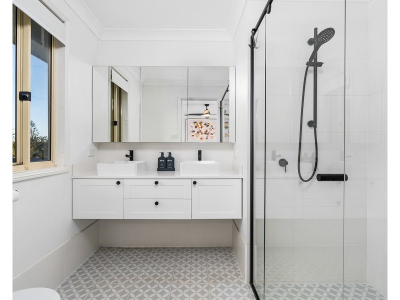 5 Bondi Road, The Entrance North NSW 2261