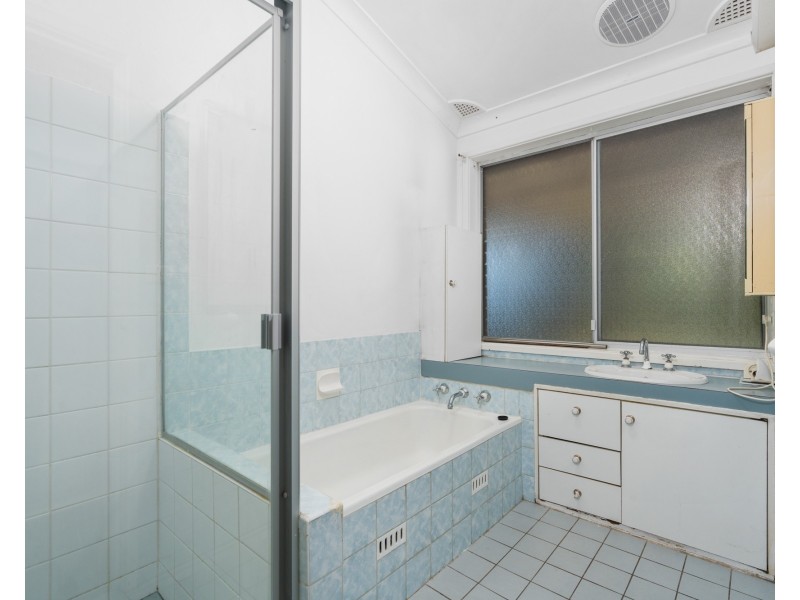 8 Darryl Road, Wyoming NSW 2250