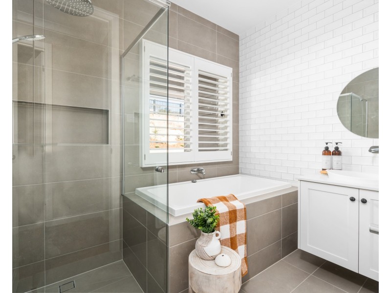 6 Centella Close, Lisarow NSW 2250
