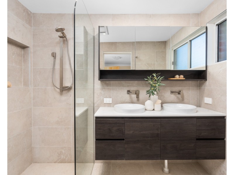 5 Erina Valley Road, Erina NSW 2250