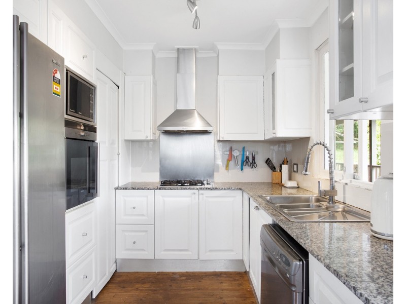 9 Crawford Crescent, Wyoming NSW 2250