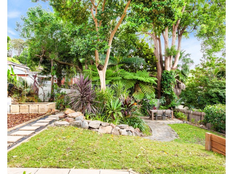 9 Crawford Crescent, Wyoming NSW 2250