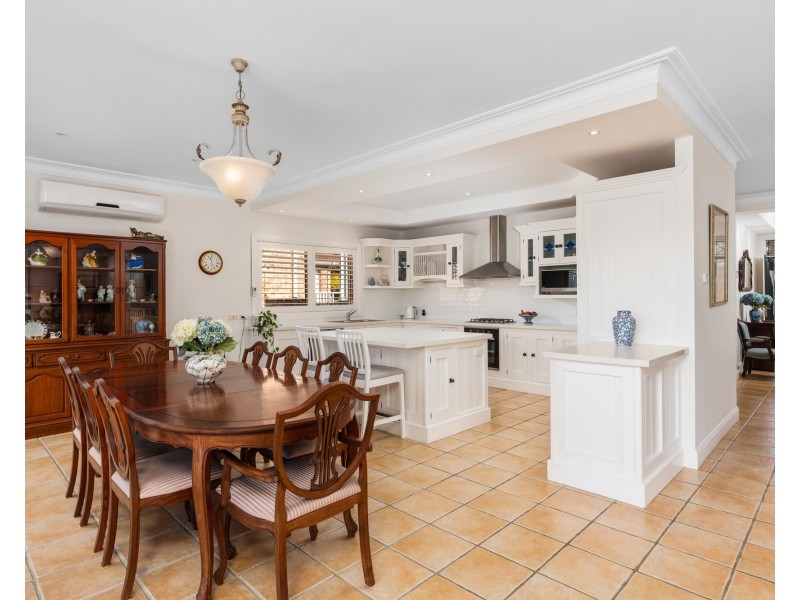 64 Robinia Parade, Springfield NSW 2250