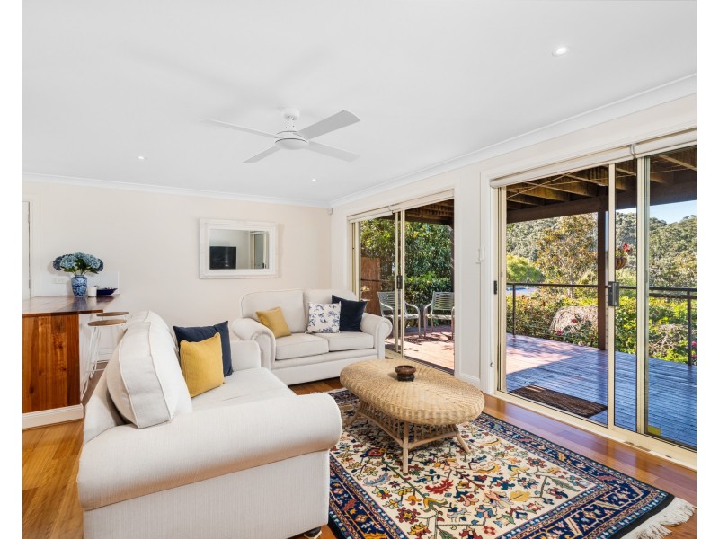 64 Robinia Parade, Springfield NSW 2250