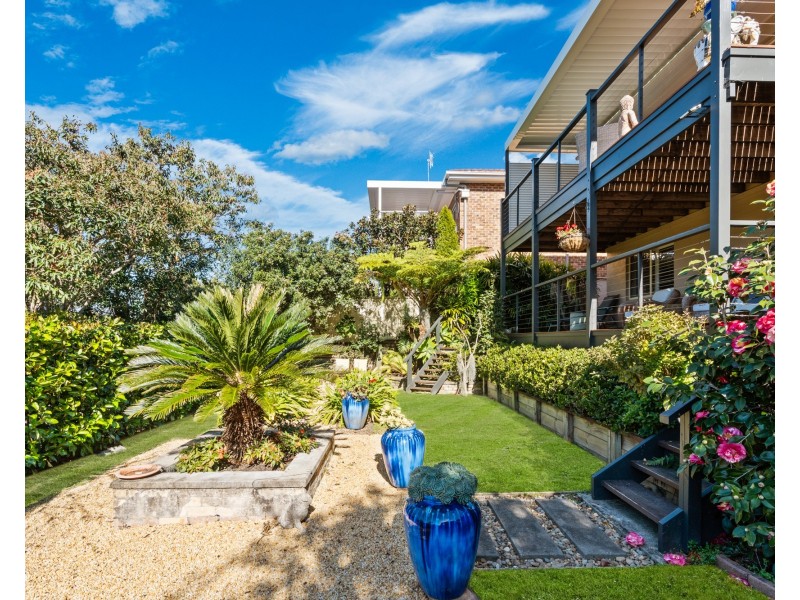 64 Robinia Parade, Springfield NSW 2250
