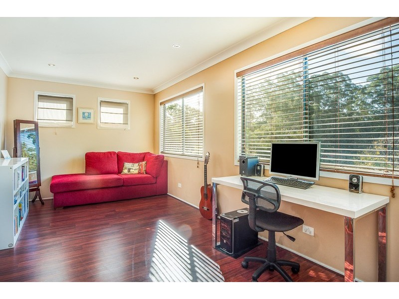 52 James Sea Drive, Green Point NSW 2251