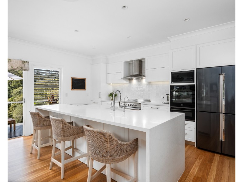 243 Avoca Drive, Kincumber NSW 2251