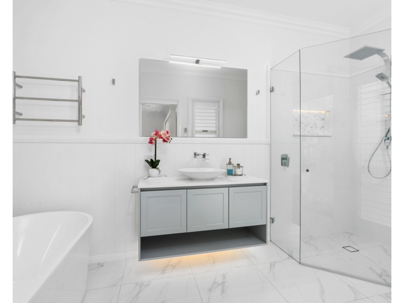 243 Avoca Drive, Kincumber NSW 2251