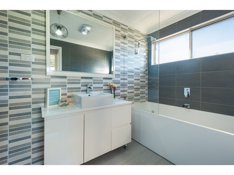 6 Karwin Avenue, Springfield NSW 2250