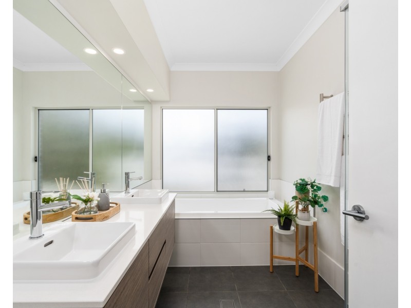 28 Dora Street, Lisarow NSW 2250