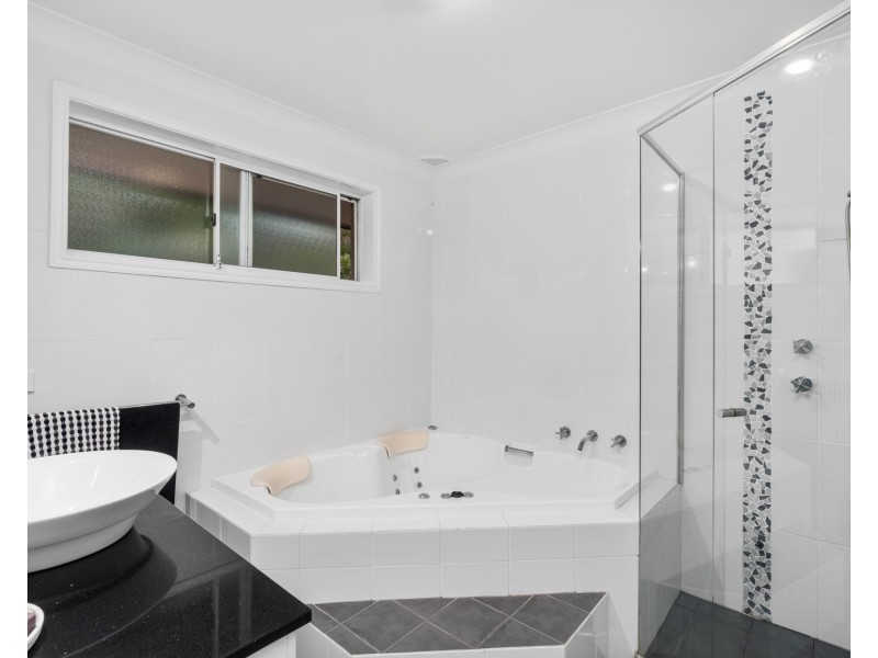 4 Kirra Street, Erina NSW 2250