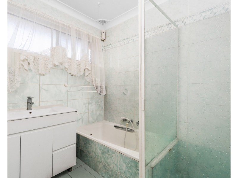 2 & 2A Haynes Street, Wyoming NSW 2250