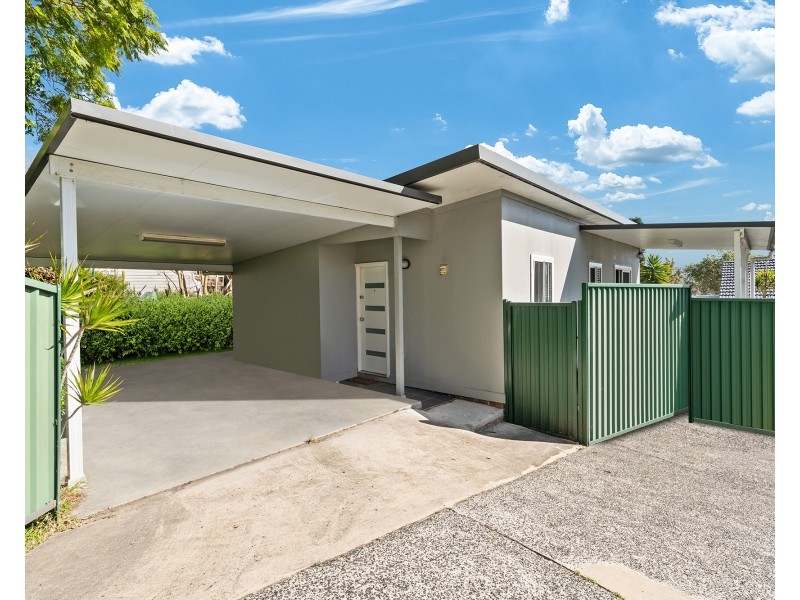 2 & 2A Haynes Street, Wyoming NSW 2250