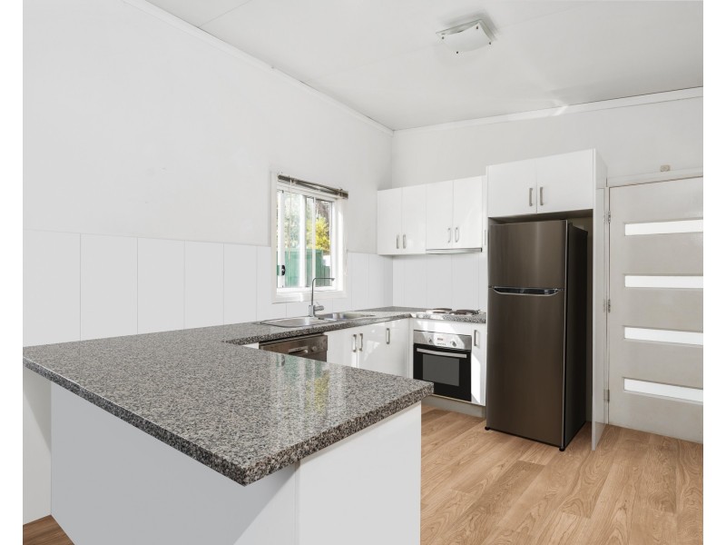 2 & 2A Haynes Street, Wyoming NSW 2250