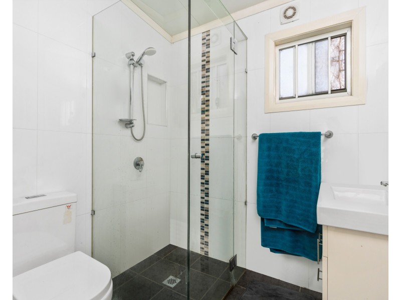 2 & 2A Haynes Street, Wyoming NSW 2250