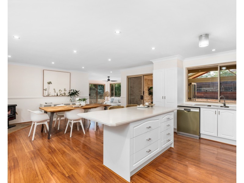 6 Coverdale Close, Lake Haven NSW 2263