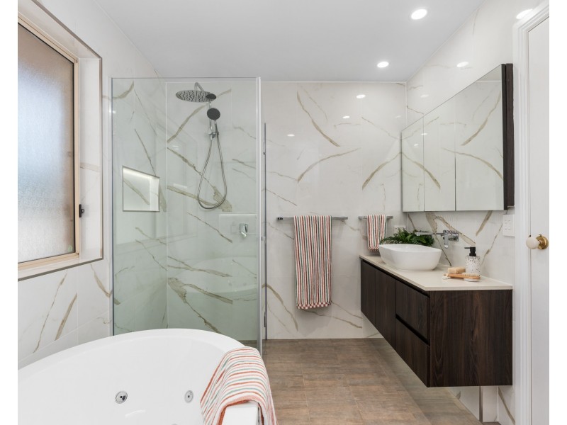 6 Coverdale Close, Lake Haven NSW 2263