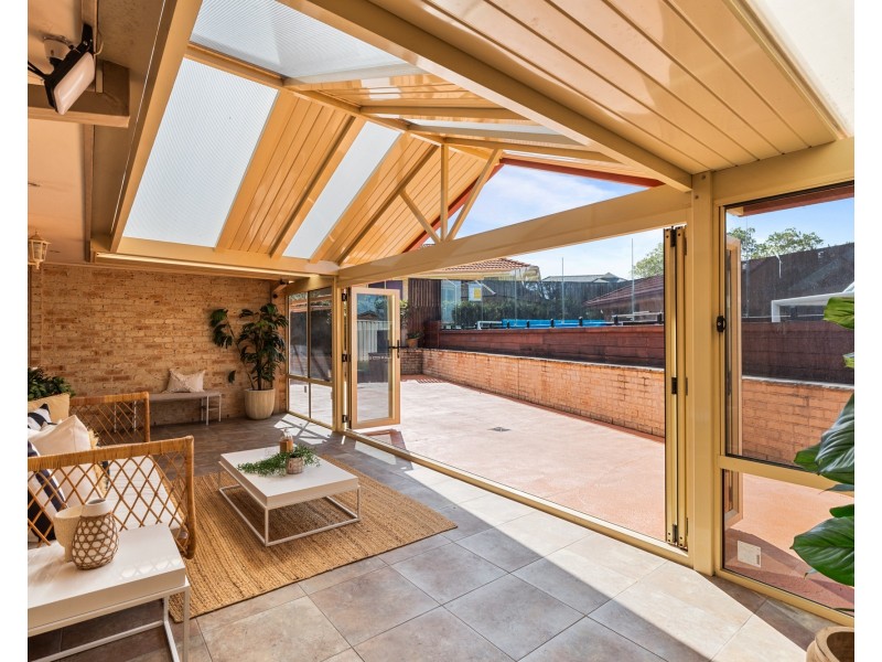 6 Coverdale Close, Lake Haven NSW 2263