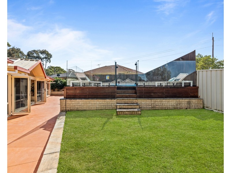 6 Coverdale Close, Lake Haven NSW 2263