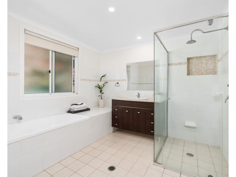 4 Paperbark Close, Wyoming NSW 2250