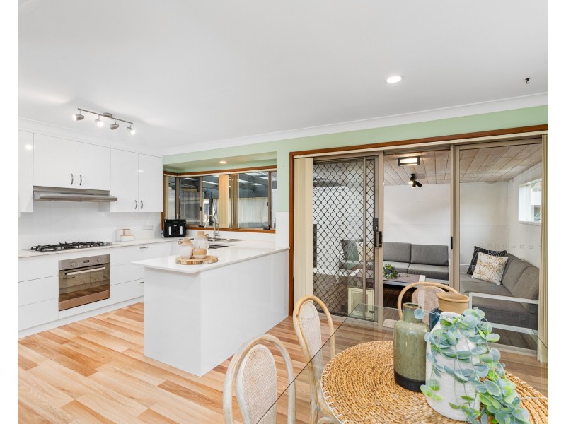 1/11 Christle Street, Green Point NSW 2251