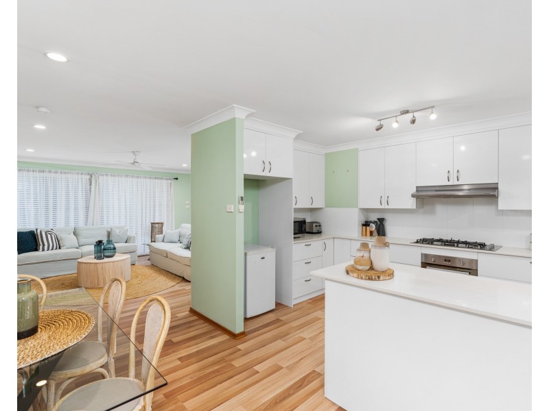 1/11 Christle Street, Green Point NSW 2251