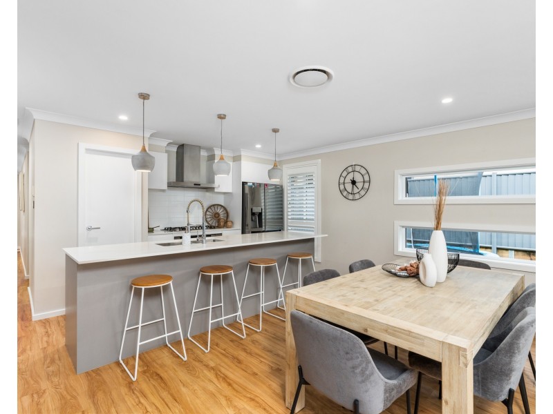 15 Elysian Place, Wyoming NSW 2250