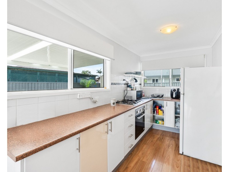 20 Windsor Road, Berkeley Vale NSW 2261