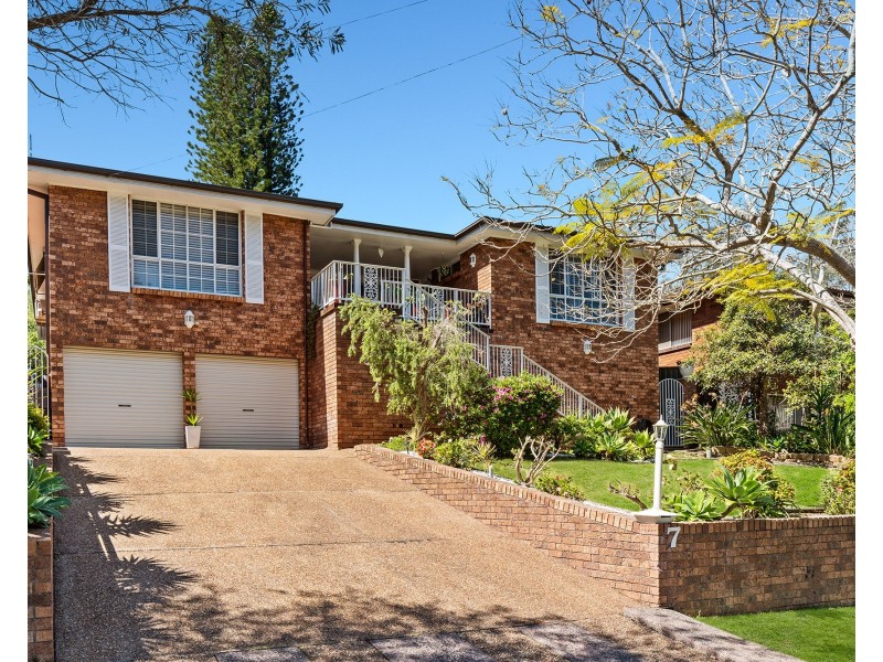 7 Valley View Road, Wyoming NSW 2250