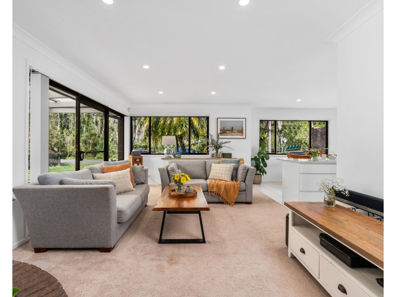 93 Lake Shore Drive, North Avoca NSW 2260