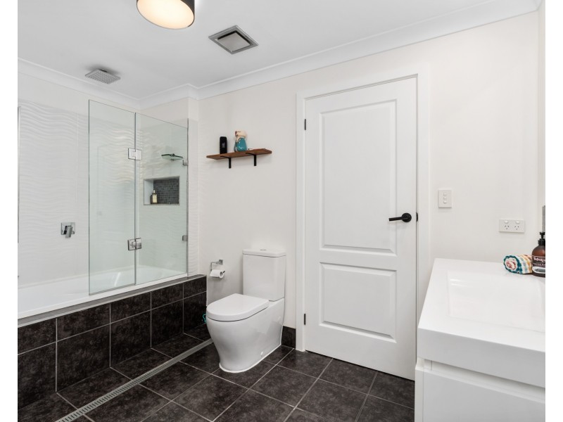 18 Lemon Tree Street, Wyoming NSW 2250