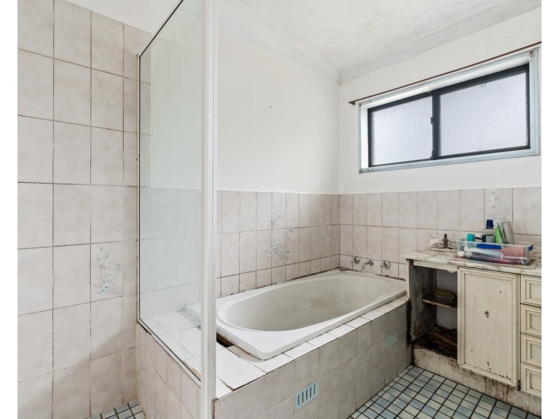 15 Gregory Street, Wyoming NSW 2250