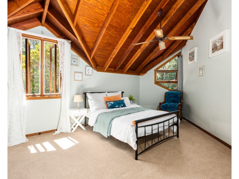 10 Coulter Road, Wyoming NSW 2250