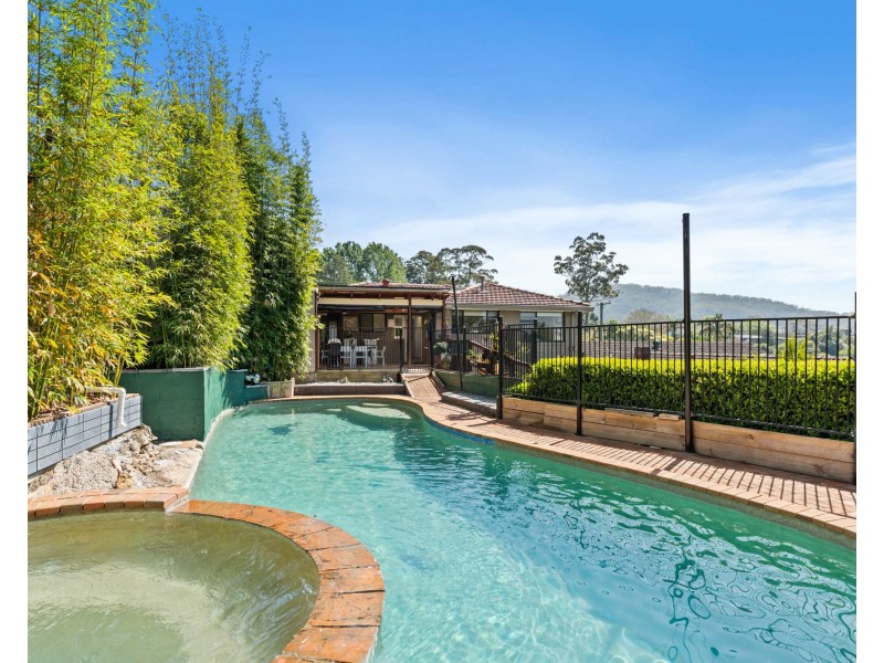 4 Bourbon Street, Wyoming NSW 2250