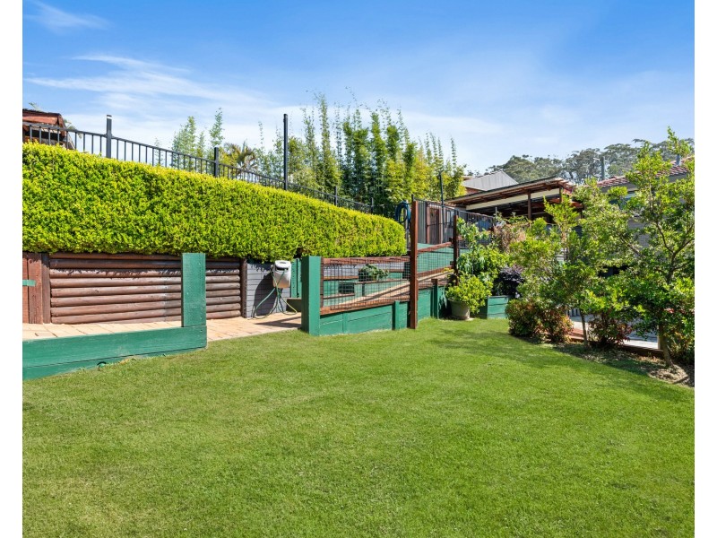 4 Bourbon Street, Wyoming NSW 2250