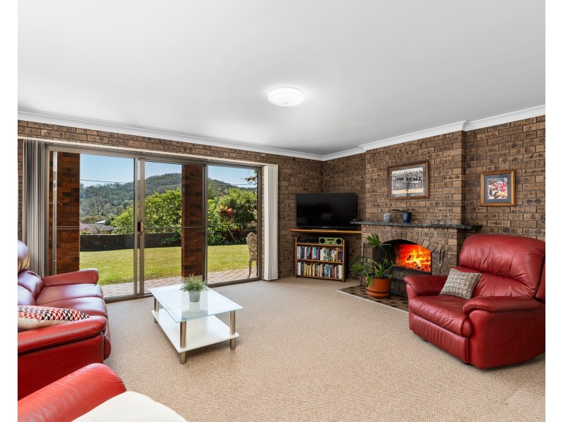 8 The Grove, Wyoming NSW 2250