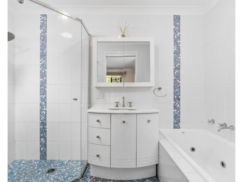 18 Cobbedah Drive, Springfield NSW 2250