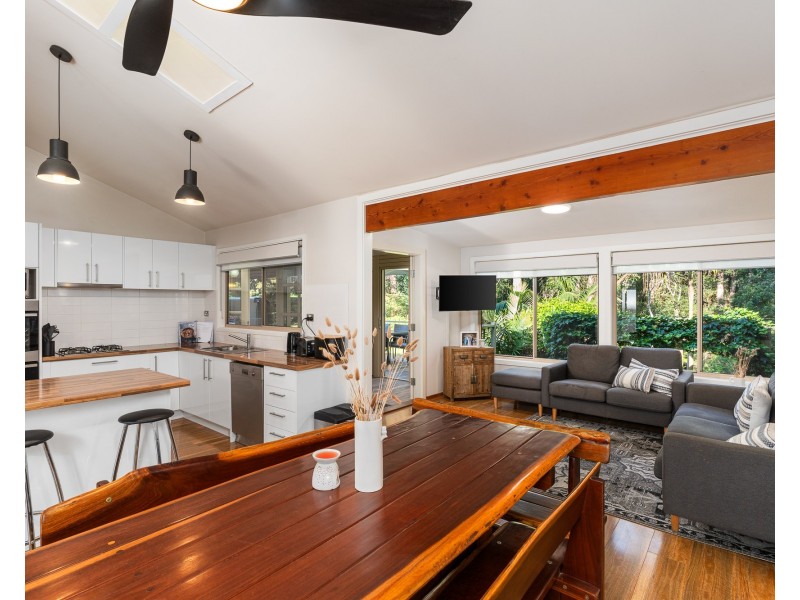 8 McNee Close, Lisarow NSW 2250