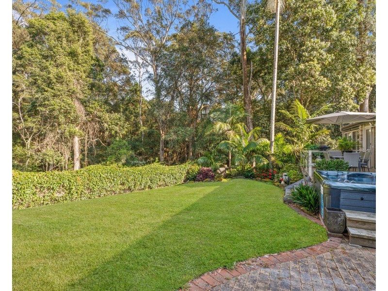 8 McNee Close, Lisarow NSW 2250