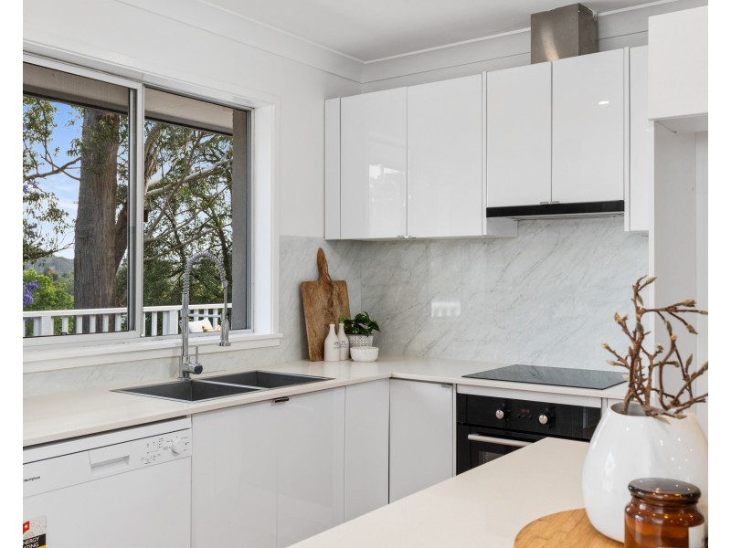 16 Chestnut Street, Wyoming NSW 2250