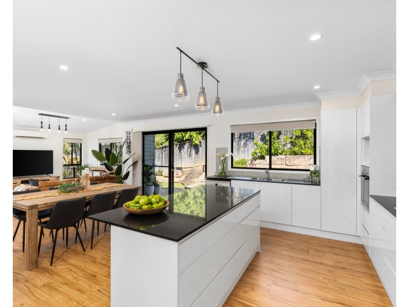 98 Chamberlain Road, Wyoming NSW 2250