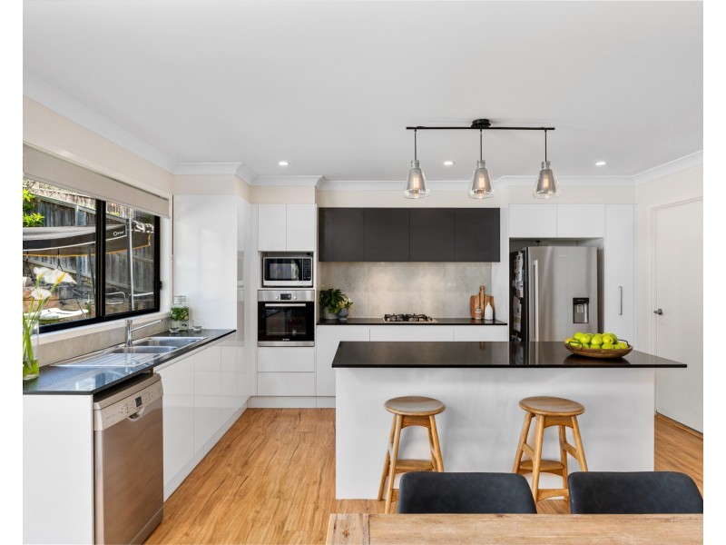 98 Chamberlain Road, Wyoming NSW 2250