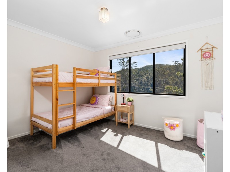 98 Chamberlain Road, Wyoming NSW 2250