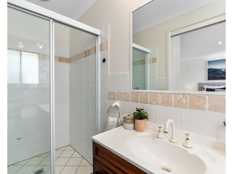 2/18 Henry Parry Drive, East Gosford NSW 2250