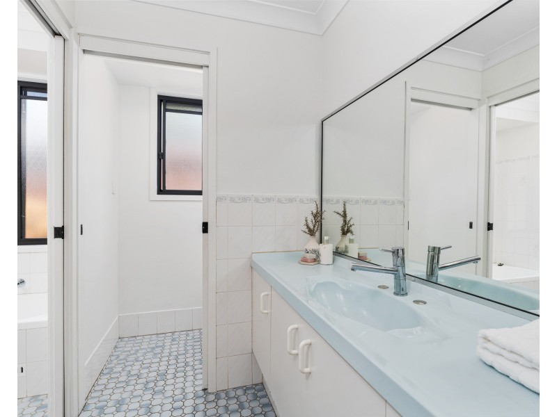 17 Jacana Avenue, Narara NSW 2250