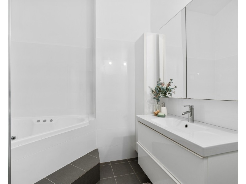 44 Elissa Crescent, Wyoming NSW 2250